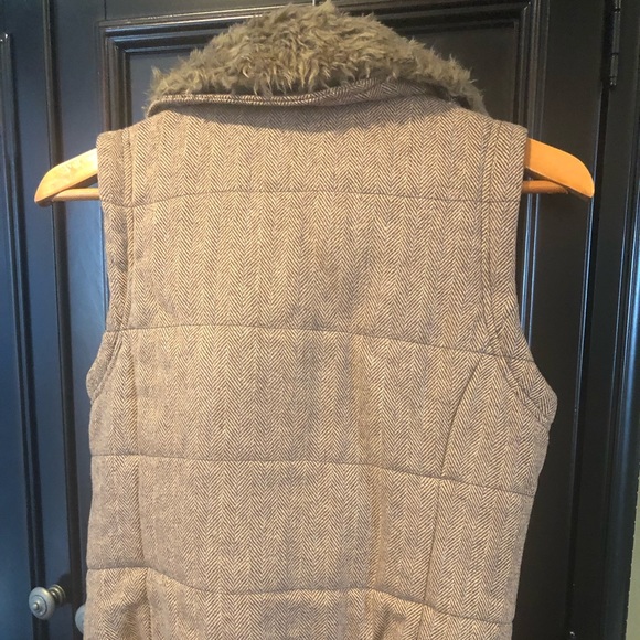 Vest - Picture 2 of 3